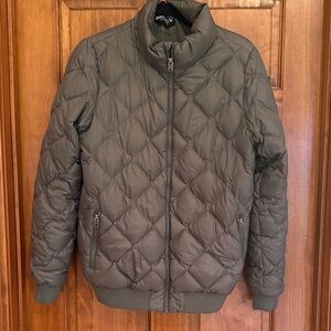 Patagonia Women’s Quilted Down Jacket Olive Green sz. M
